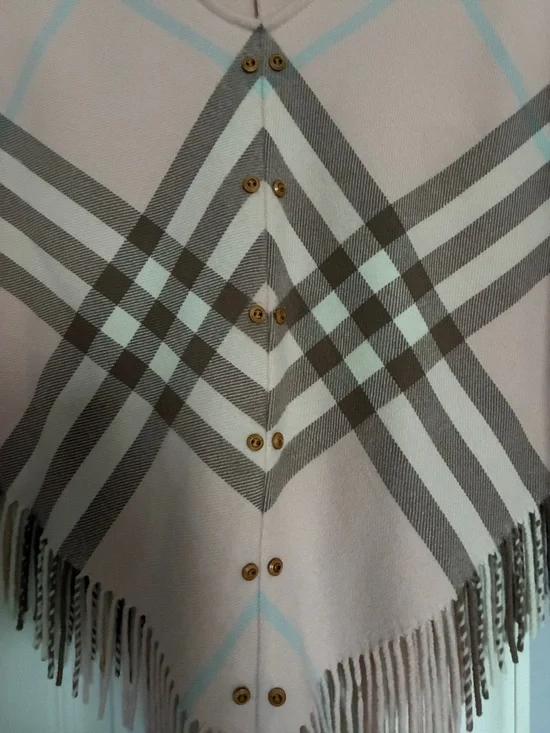 Burberry Pink Poncho - Picture 3 of 13